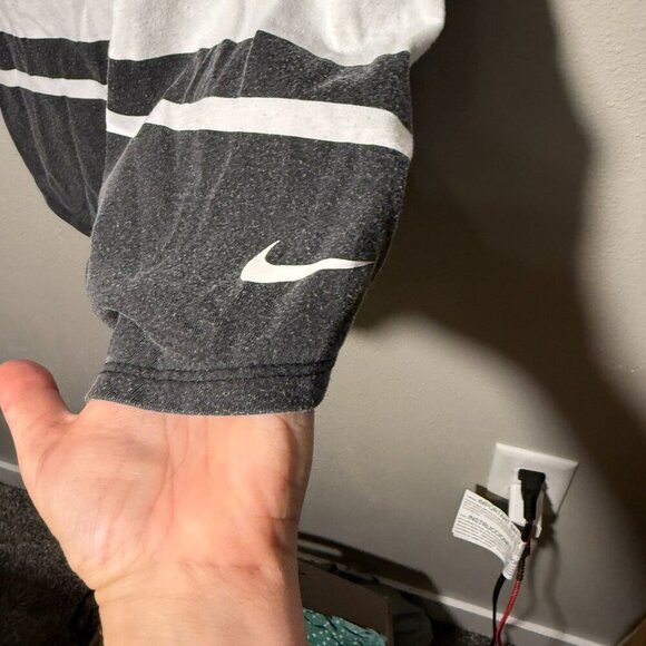 🏈Iowa Hawkeyes🏈 Nike tank top - Picture 3 of 4